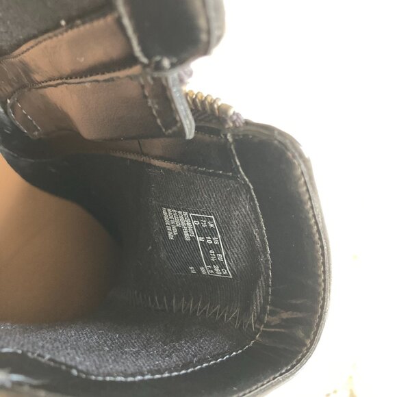 Clark's Black Booties Size 10 Leather Side Zip Small Heel Boots - Picture 4 of 4
